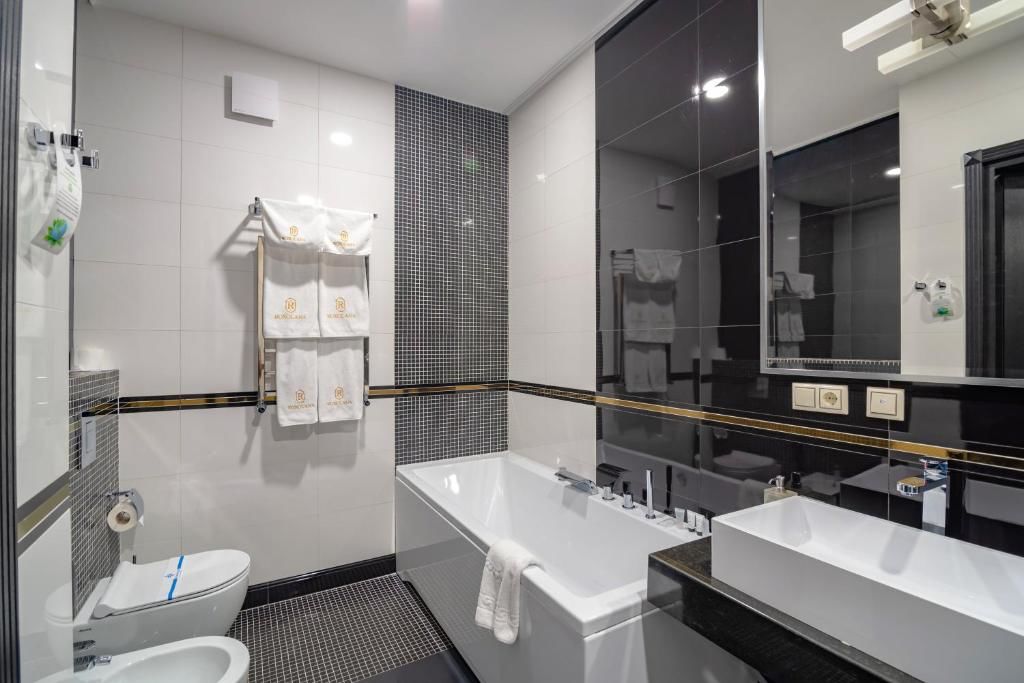 Отель Grand Hotel Roxolana Ивано-Франковск